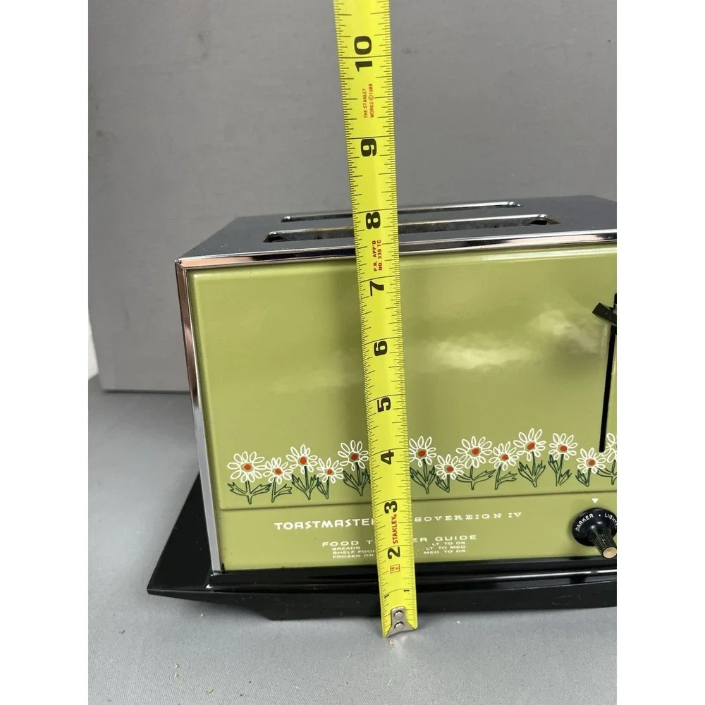 1970s Toastmaster Sovereign IV Automatic Toaster Model B120 Green Daisy Chrome